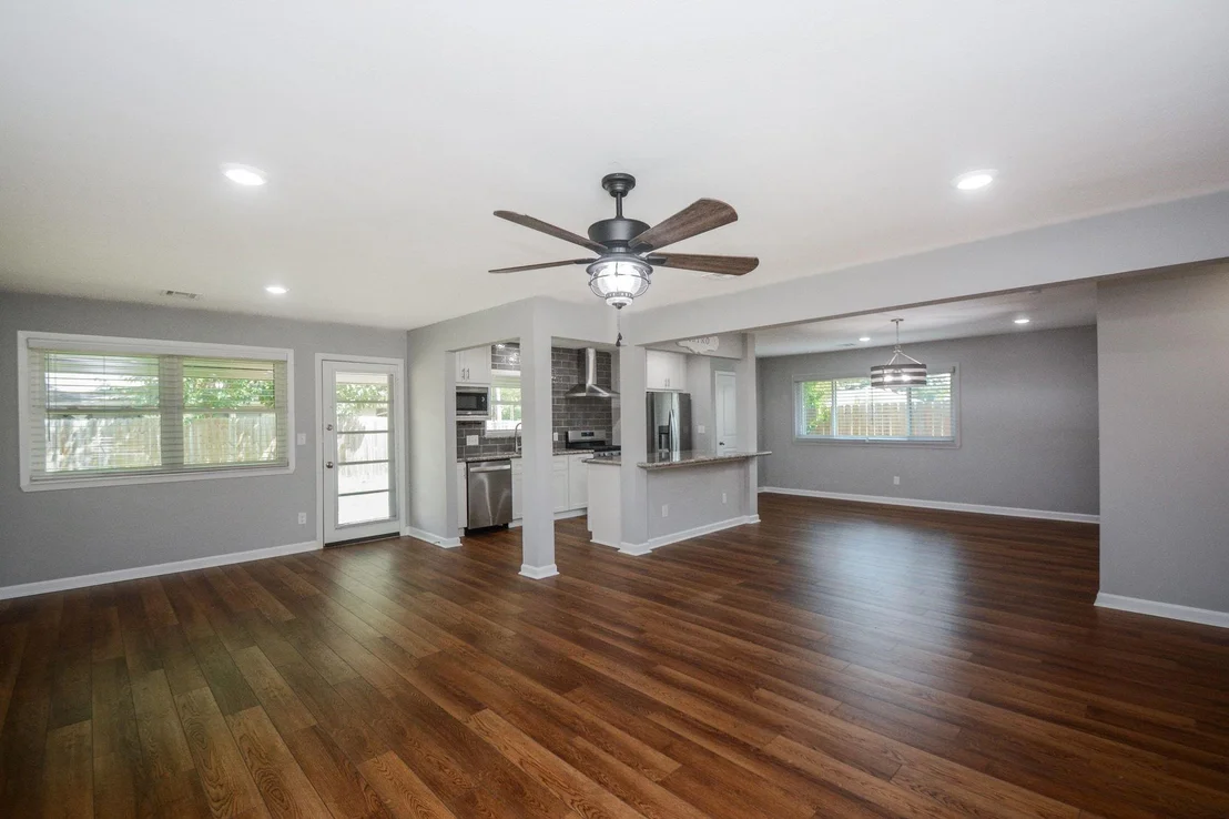 Photo of 7926 Ridgeview Drive
