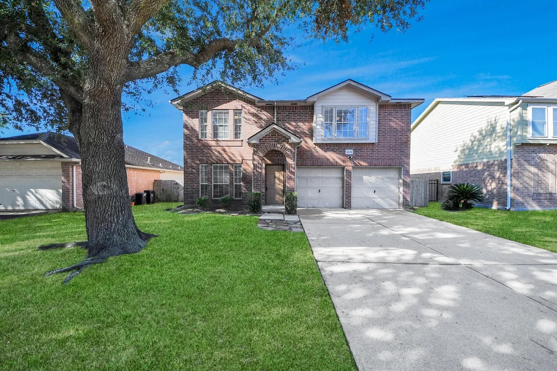 Photo of 18135 Gravenhurst Lane