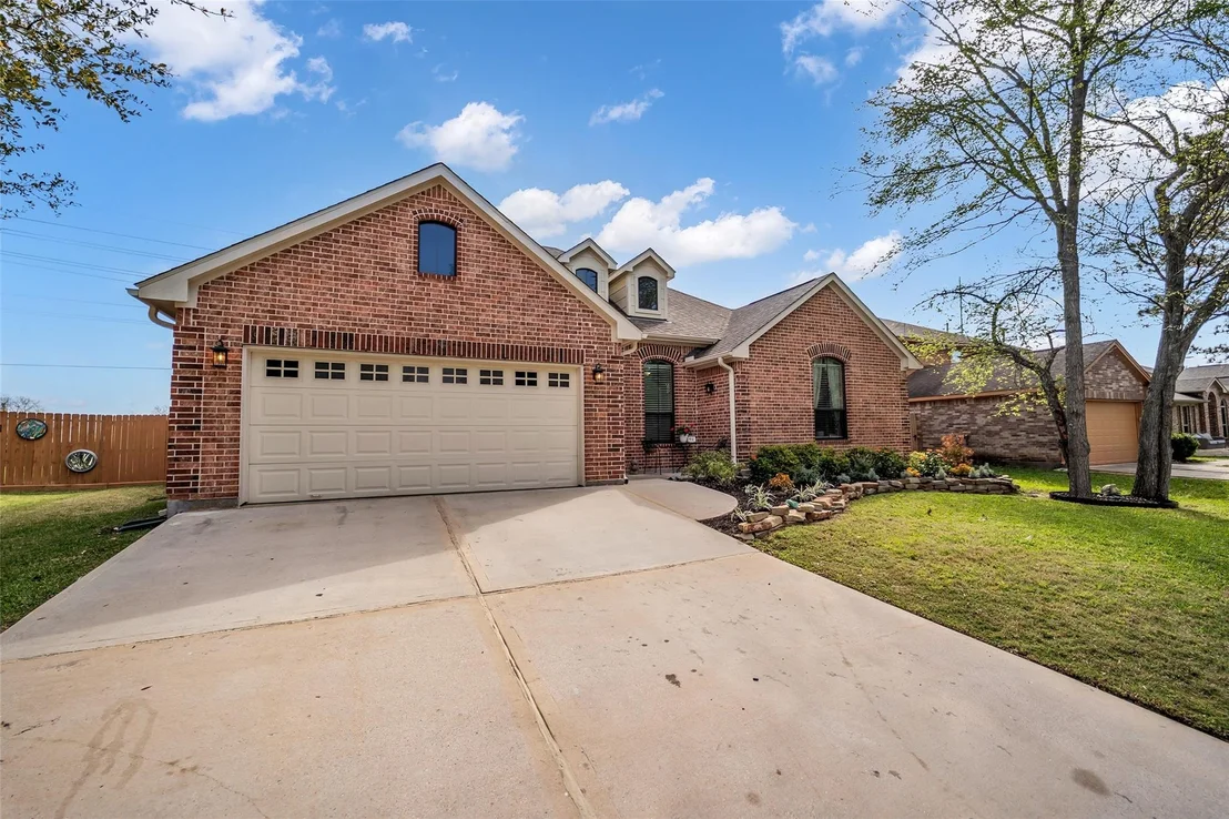 Photo of 3534 Stonehenge Drive