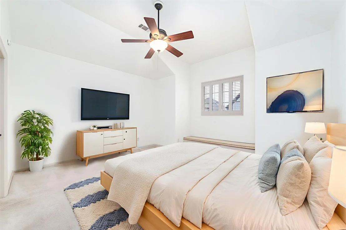 Photo of 2822 Stuart Manor