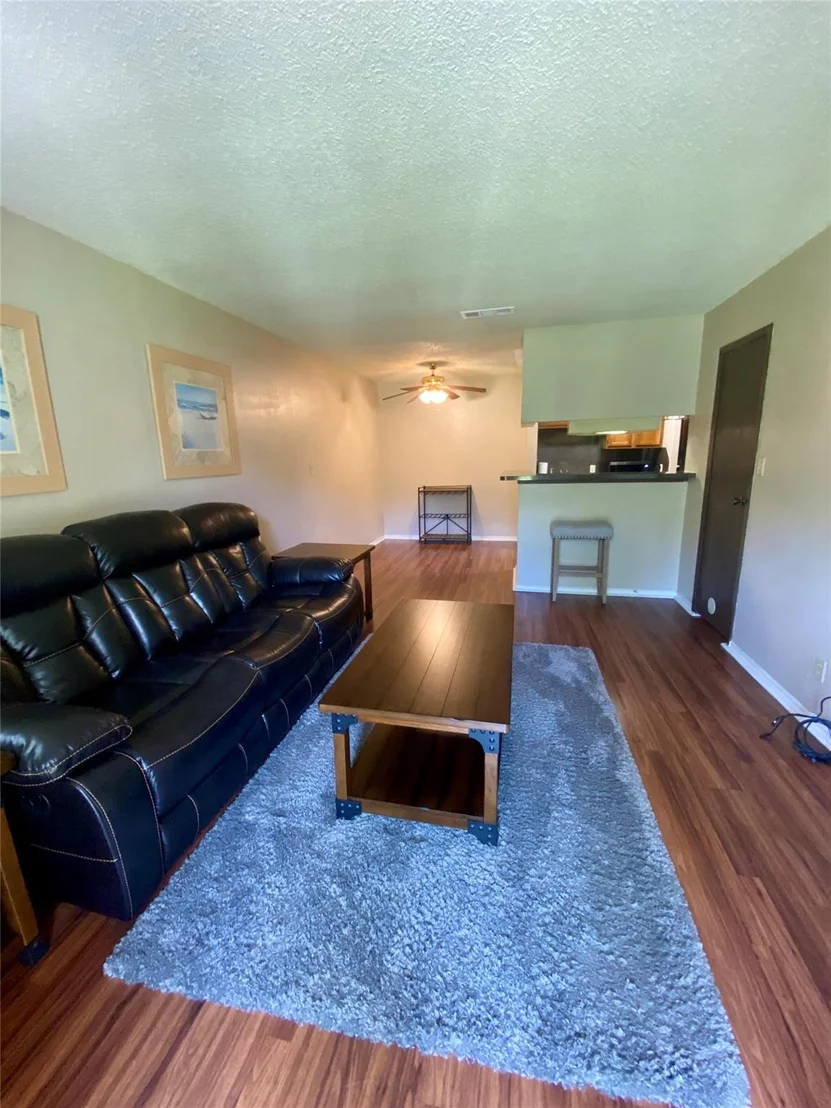 Photo of Unit 256D at 2501 Gulf Freeway