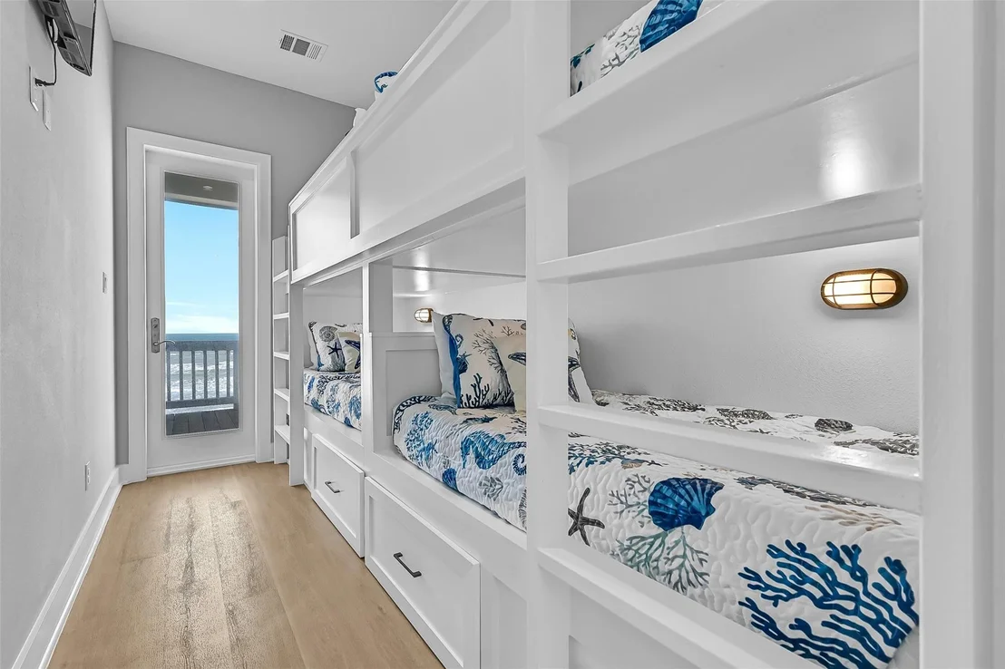 Photo of 16728 West Beach Road