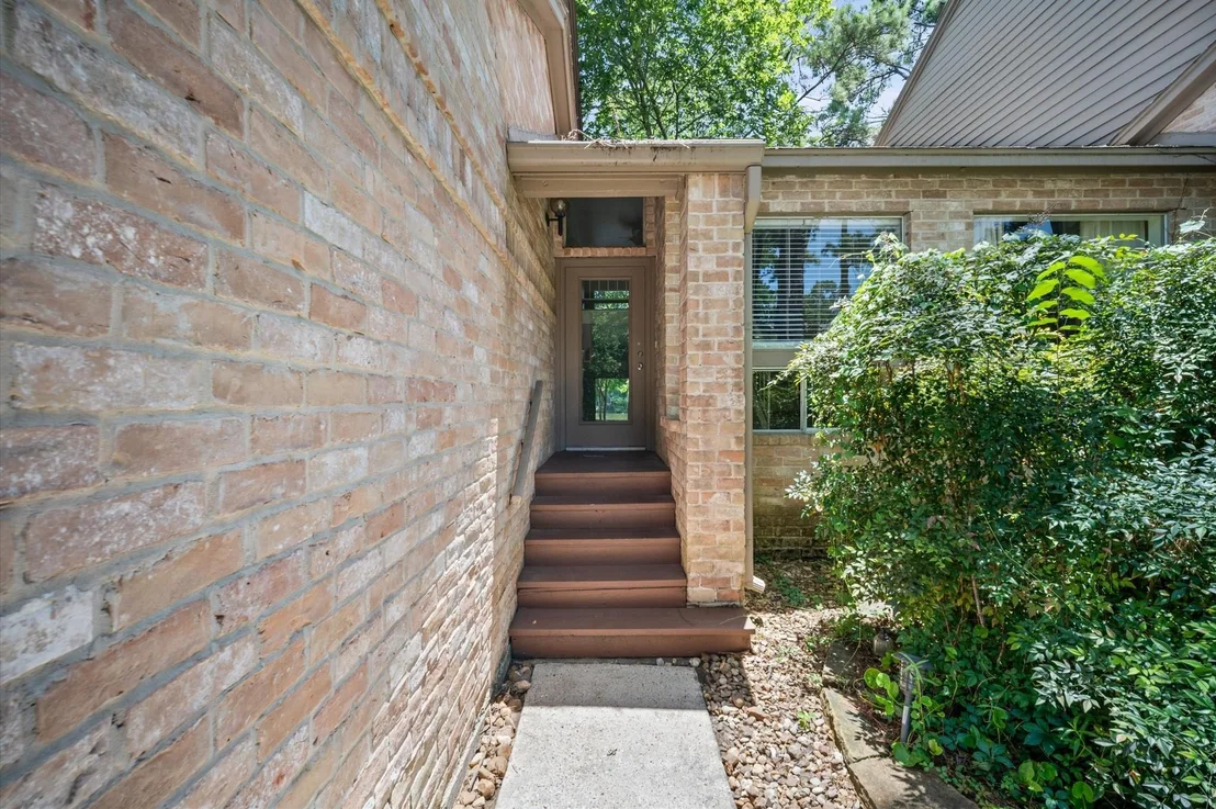 Photo of 13 Lakeridge Drive