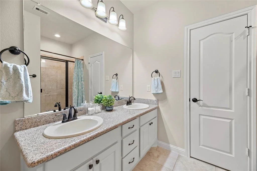 Photo of 19422 Meadow Lakes Drive