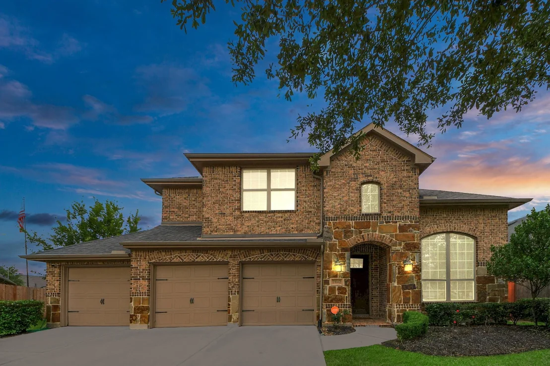 Photo of 2842 Walnut Crest Drive