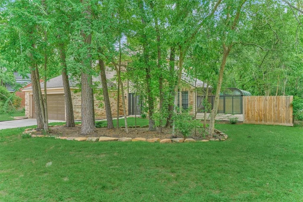 Photo of 199 N Village Knoll Circle