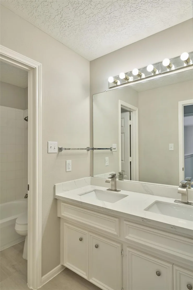 Photo of 12415 Shadowknoll Drive