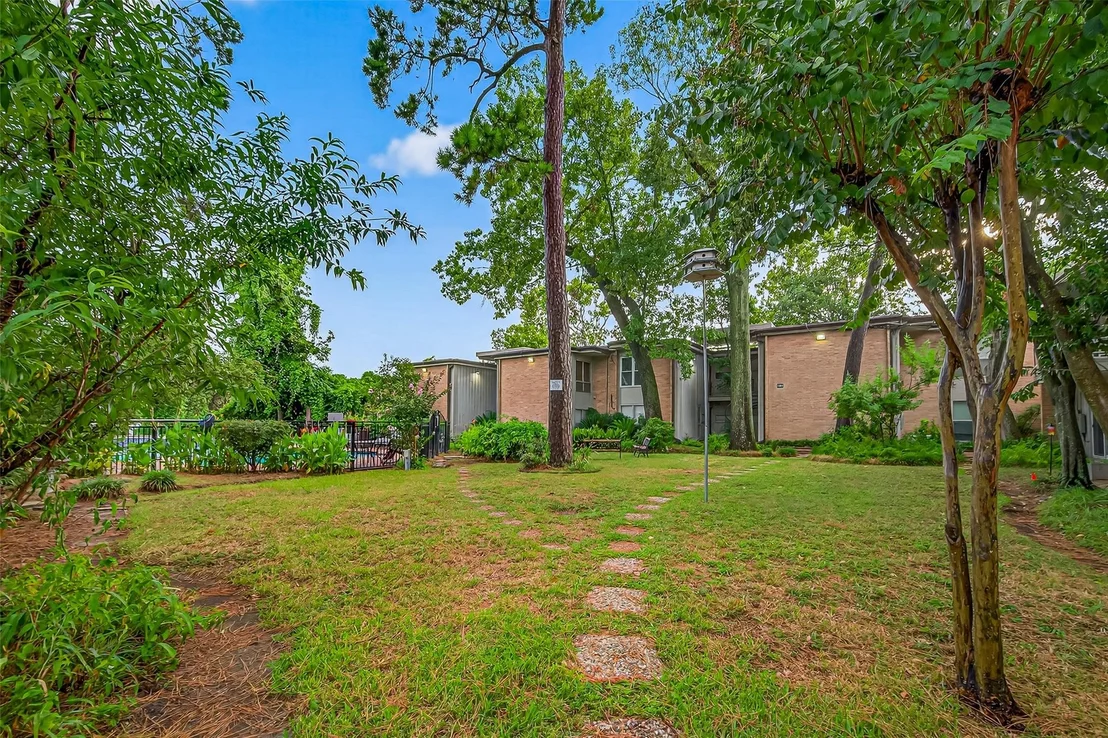 Photo of Unit 19 at 8211 Katy Freeway
