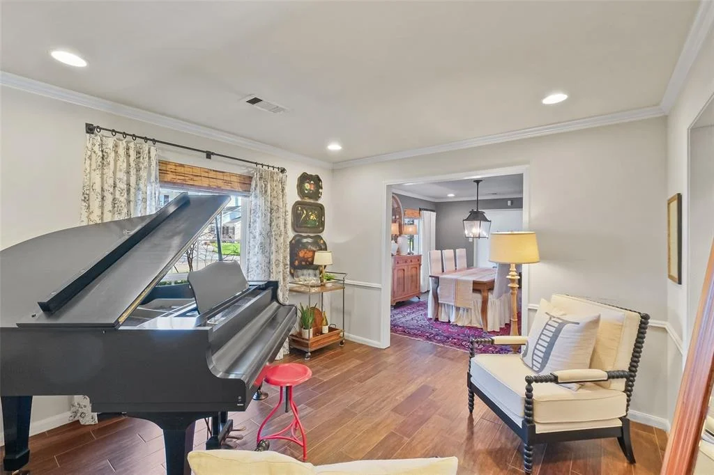 Photo of 883 Glenchester Drive