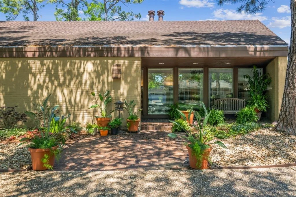 Photo of 10318 Pine Forest Road