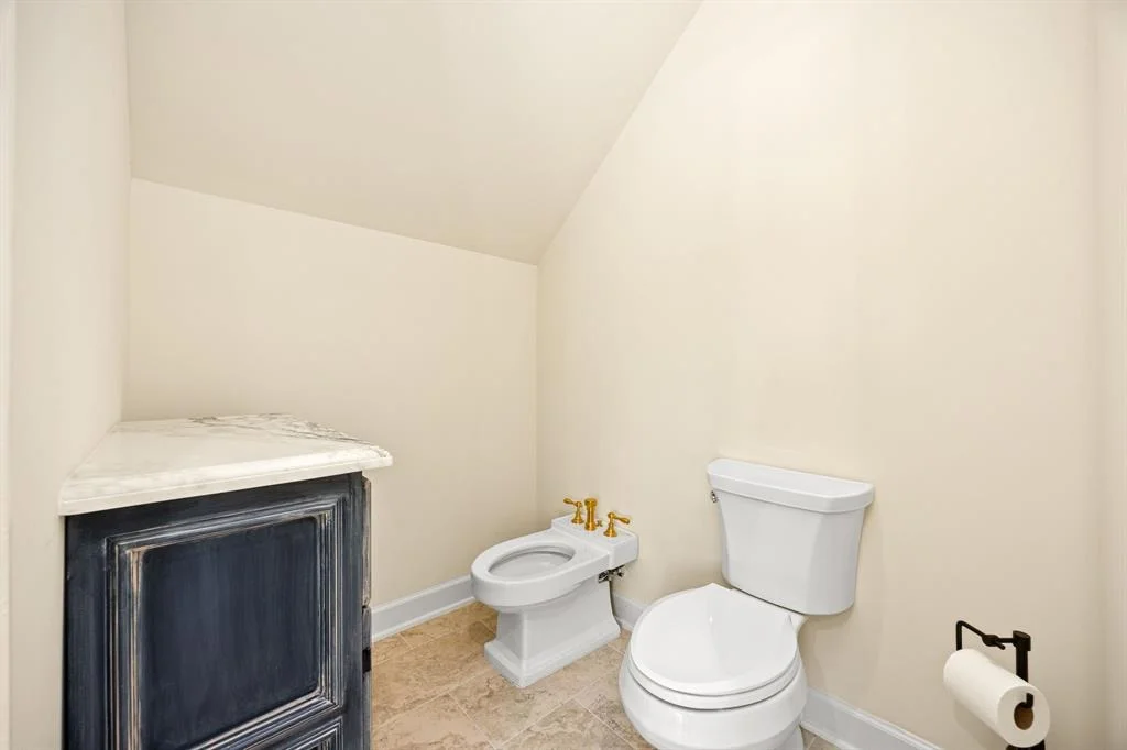 Photo of 2810 Mid Lane