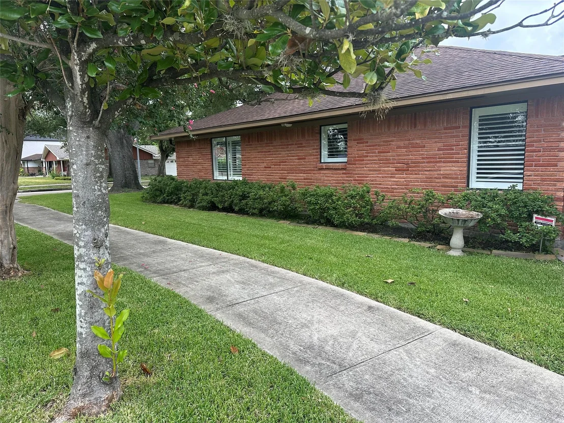 Photo of 2123 Ridgecrest Drive