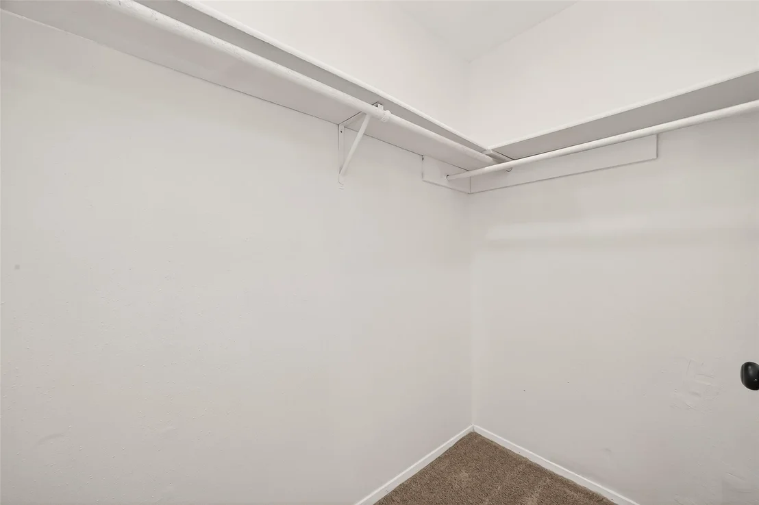 Photo of 18611 Spinney Lane Drive