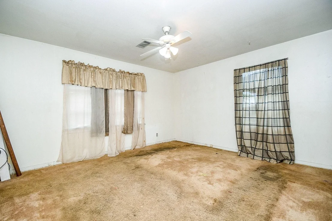 Photo of 5942 Pershing Street