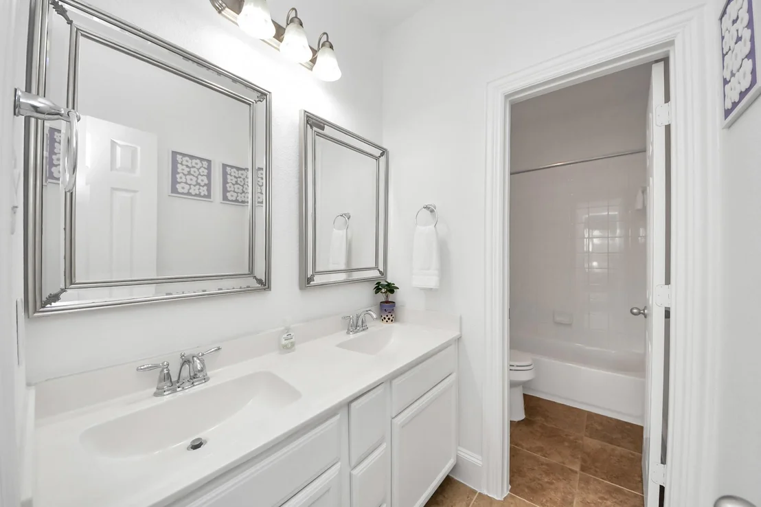 Photo of 2842 Walnut Crest Drive