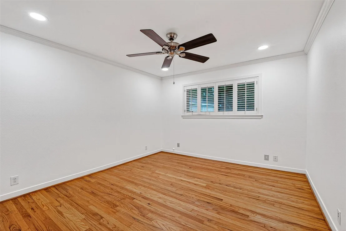 Photo of 5006 Creekbend Drive