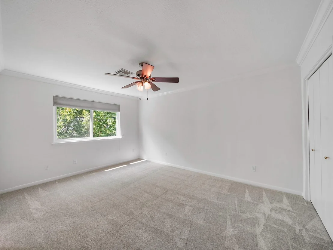 Photo of 910 Enclave Parkway