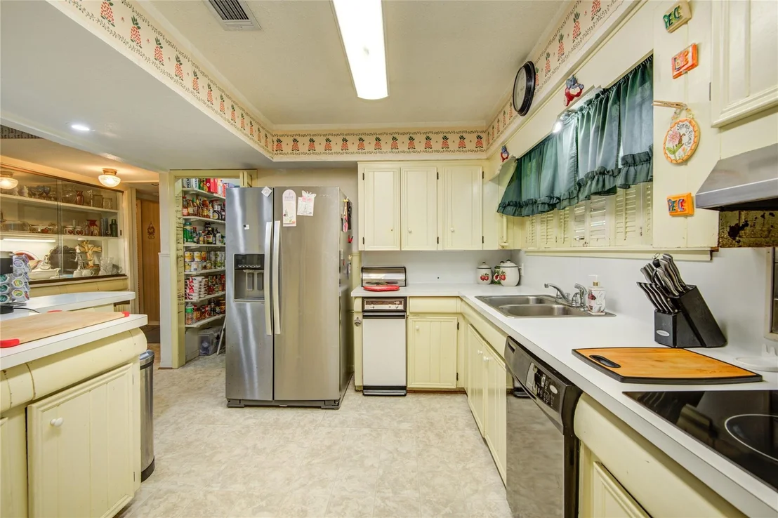 Photo of 1414 W 9th Street