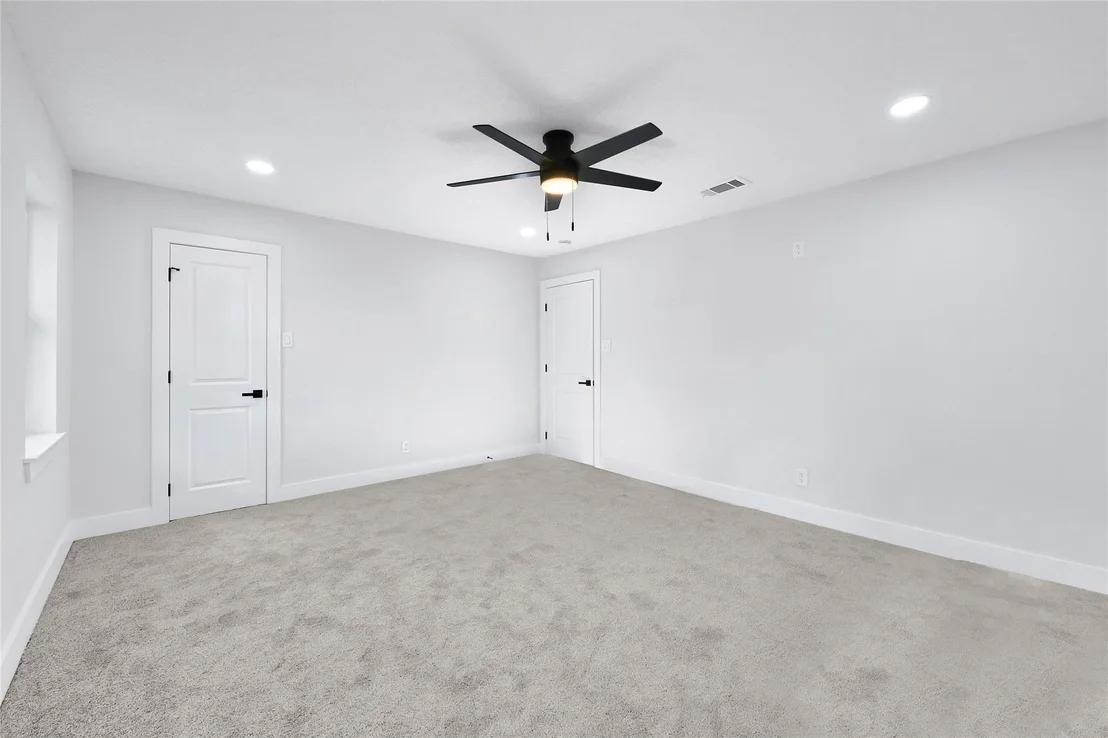 Photo of 5610 Oak Trail Lane