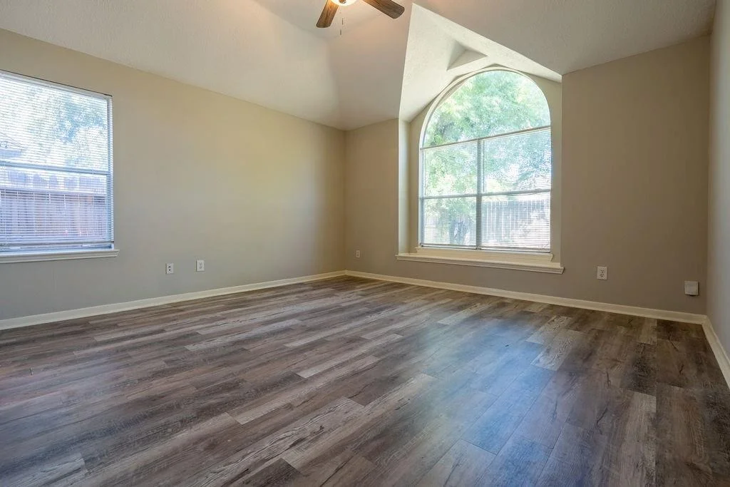 Photo of 9926 Goldenglade Drive