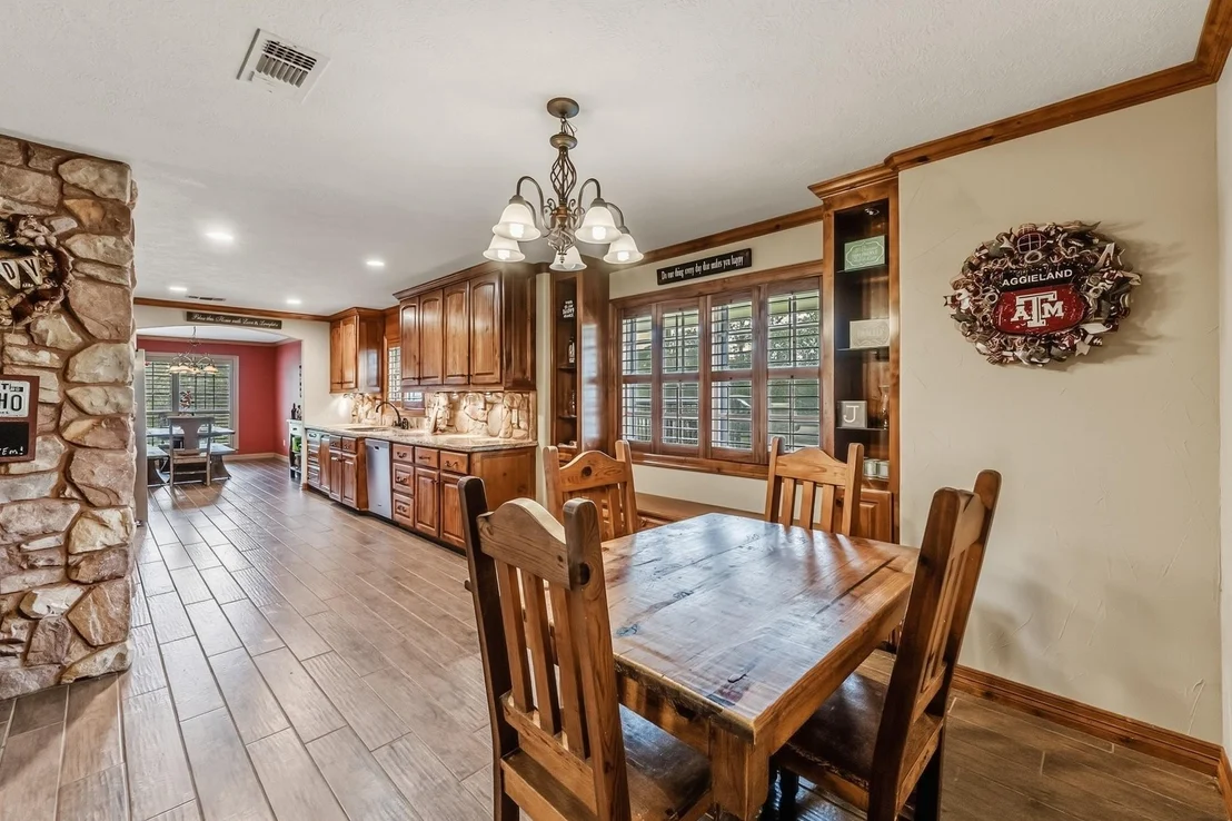 Photo of 1100 Broadmoor Drive