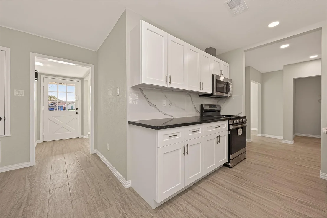 Photo of 118 W Doverfield Drive