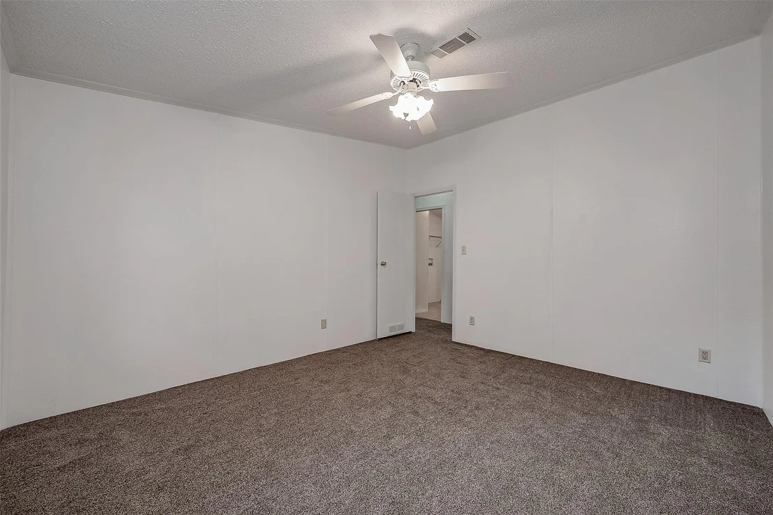 Photo of 16861 W Lynbrook