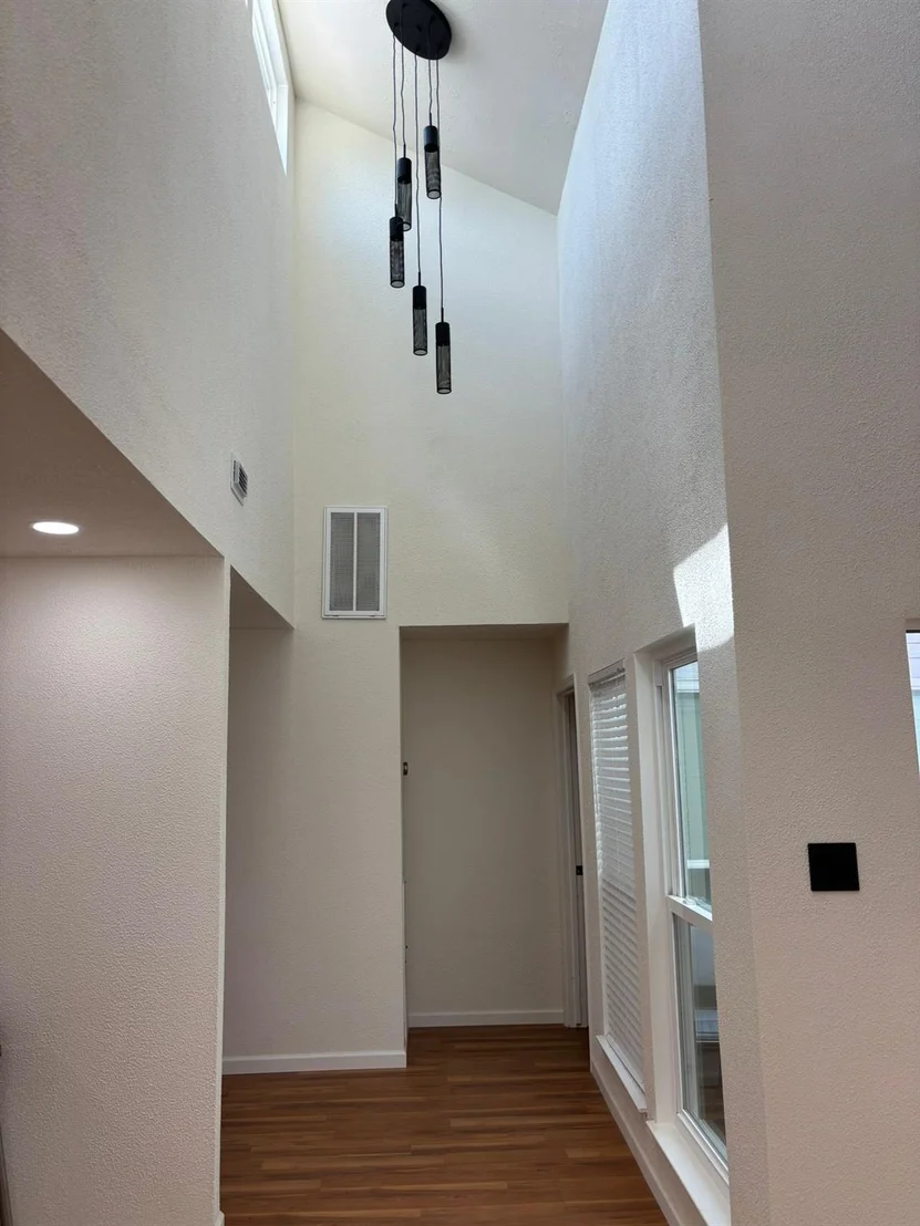 Photo of 1018 White Sands Road