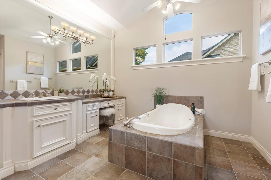 Photo of 6207 Windrose Hollow Lane