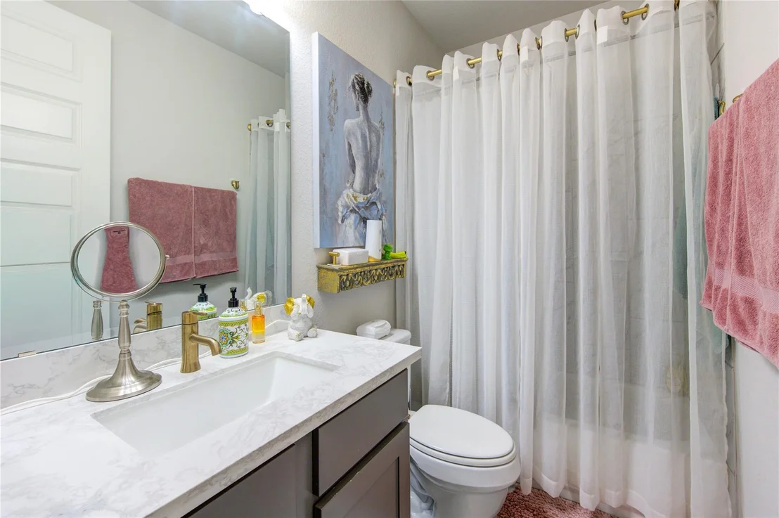 Photo of 1815 Longcroft Lane