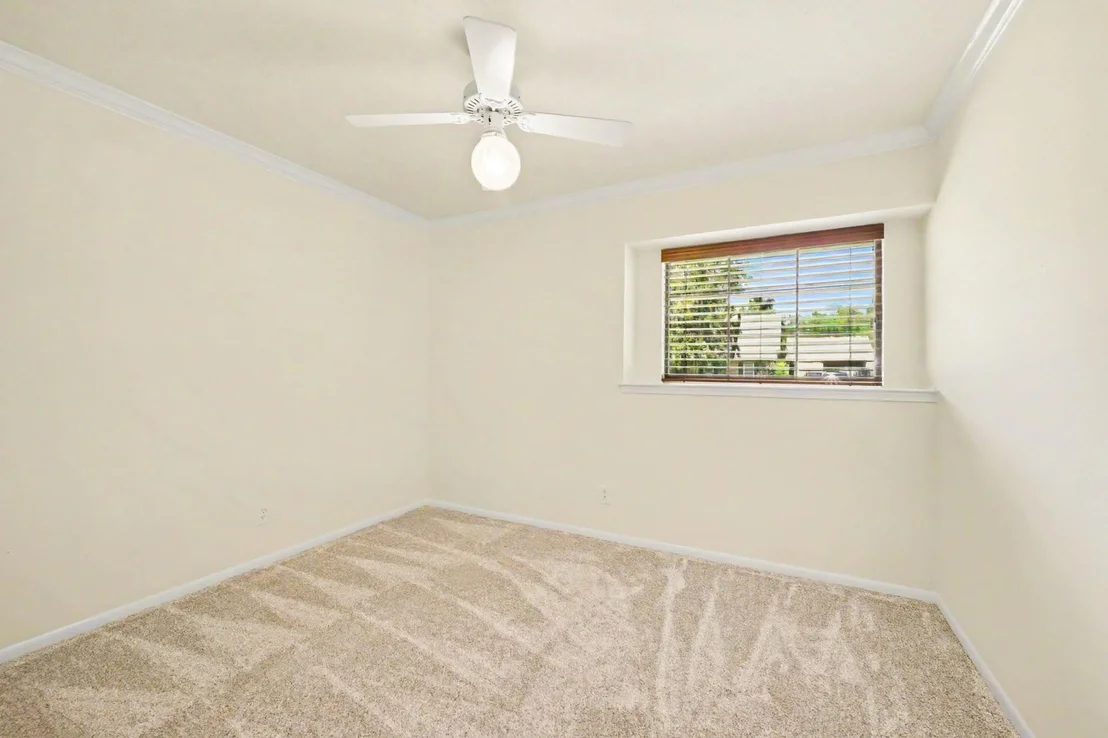 Photo of 26222 Oakhurst Drive
