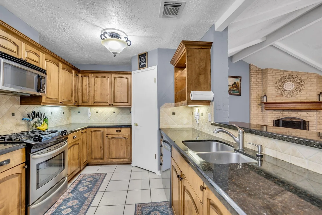 Photo of 21807 Meadowhill Drive
