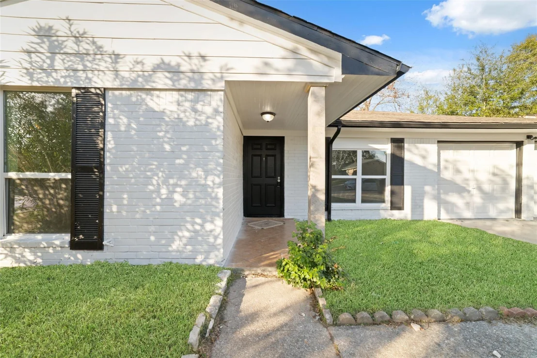 Photo of 11434 Sharpview Drive
