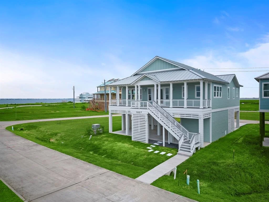 Photo of 1607 Bay Pointe Drive