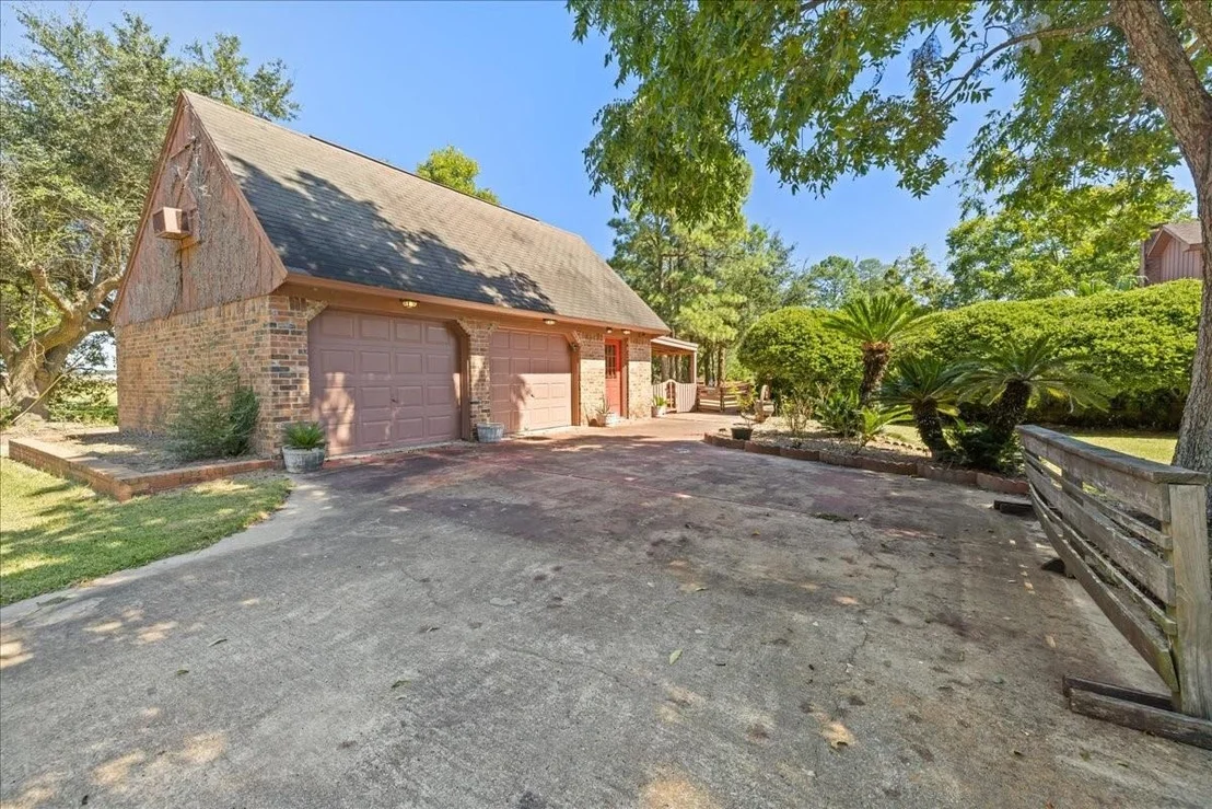 Photo of 642 Meadow Lane