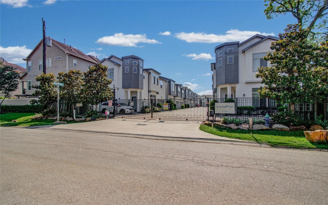 Photo of 8903 Spring Knoll Forest Drive