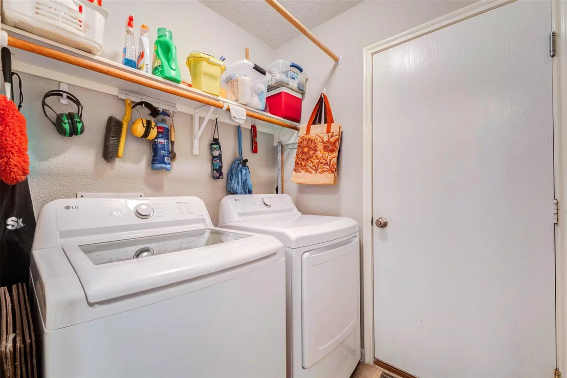 Photo of 15214 Thistle Rock Lane