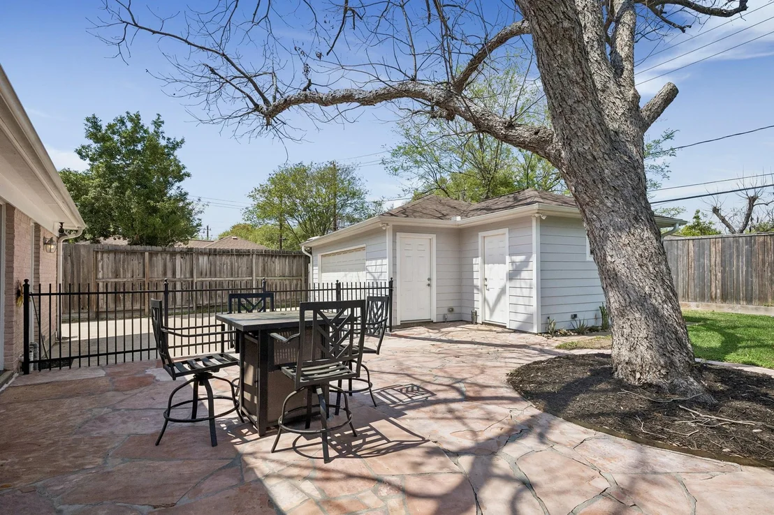 Photo of 7726 Meadowvale Drive