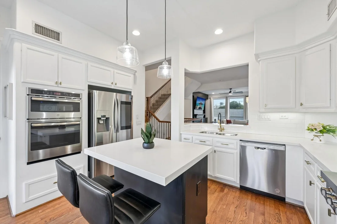 Photo of Unit B at 4912 Eigel Street