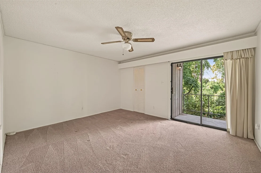 Photo of Unit 19 at 8211 Katy Freeway