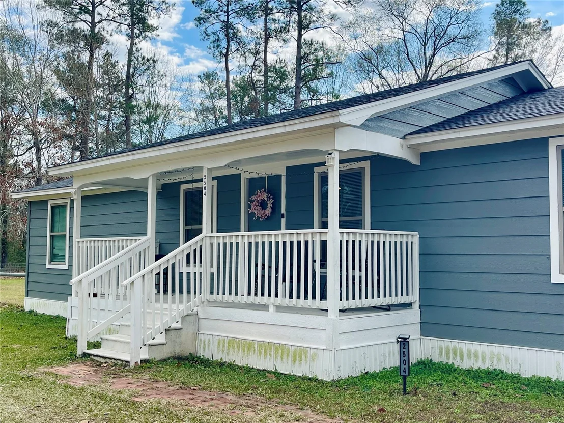 Photo of 2504 Davisville Road Road