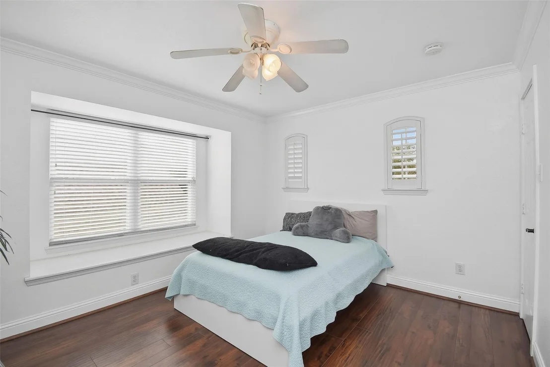 Photo of 5615 Edgewood Place Drive