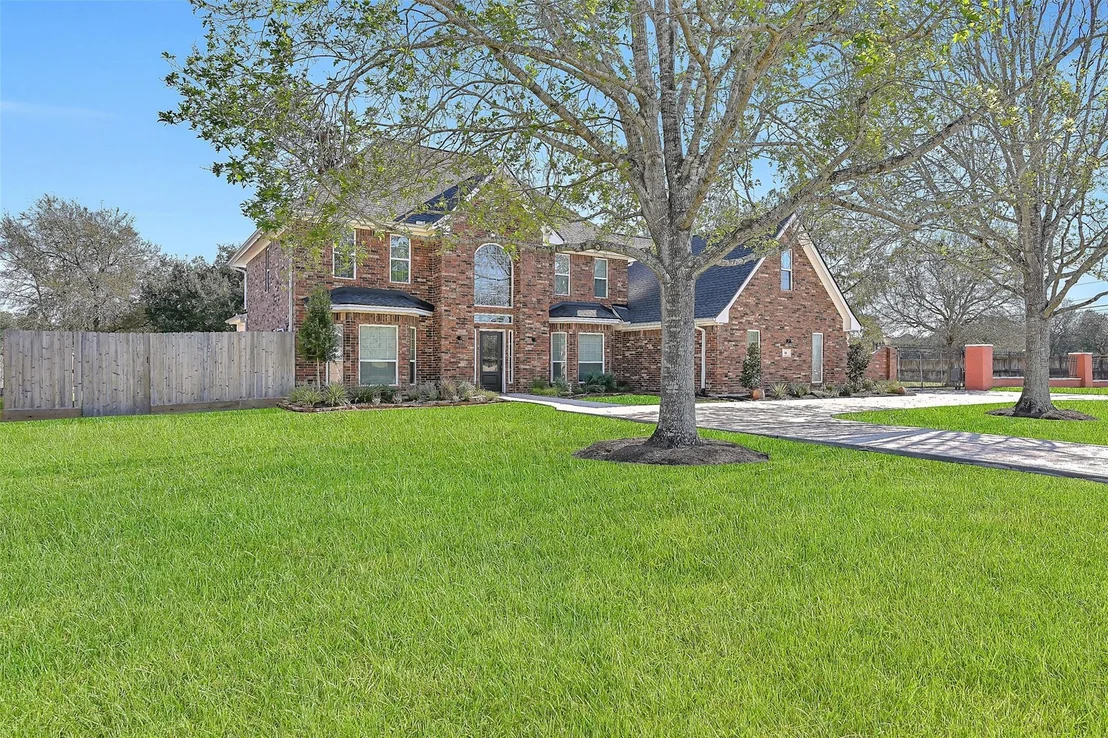 Photo of 101 Oak Drive