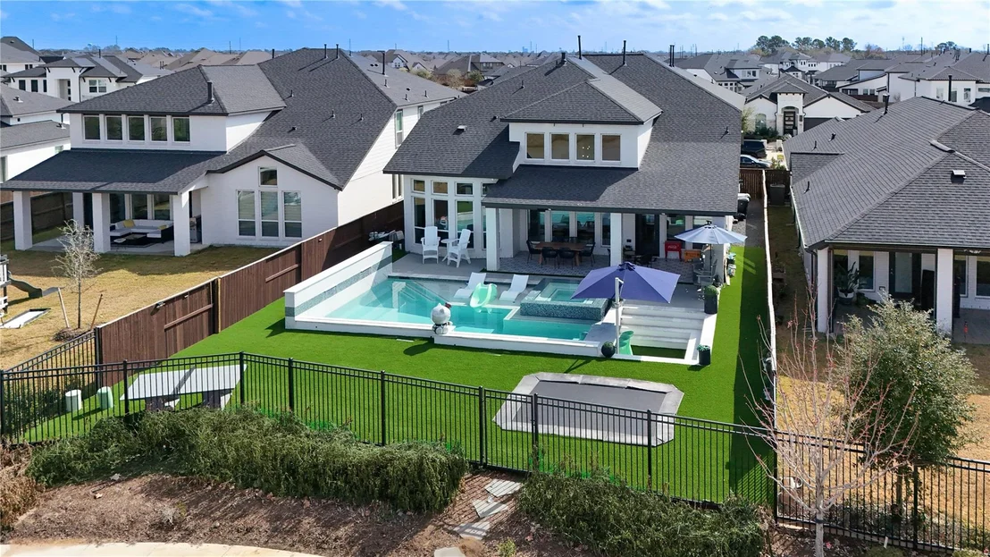 Photo of 1815 Longcroft Lane