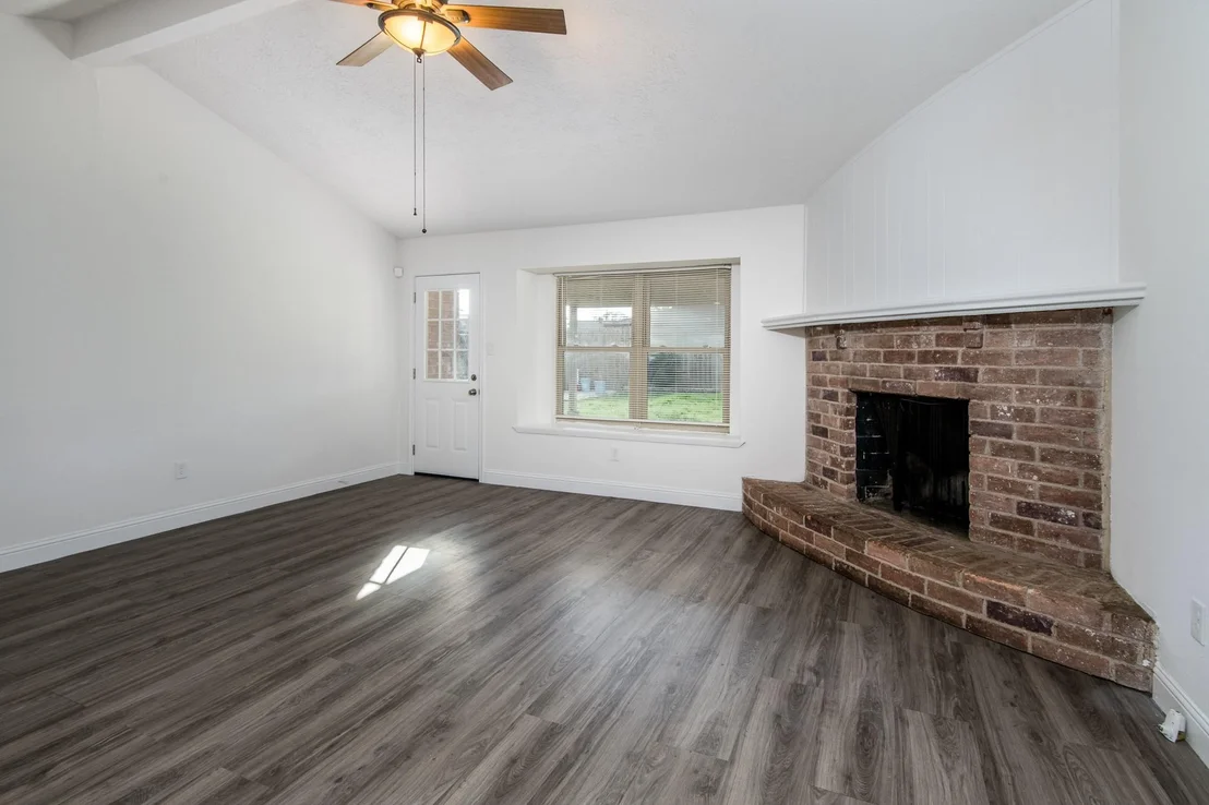 Photo of 9707 Whitepost Lane