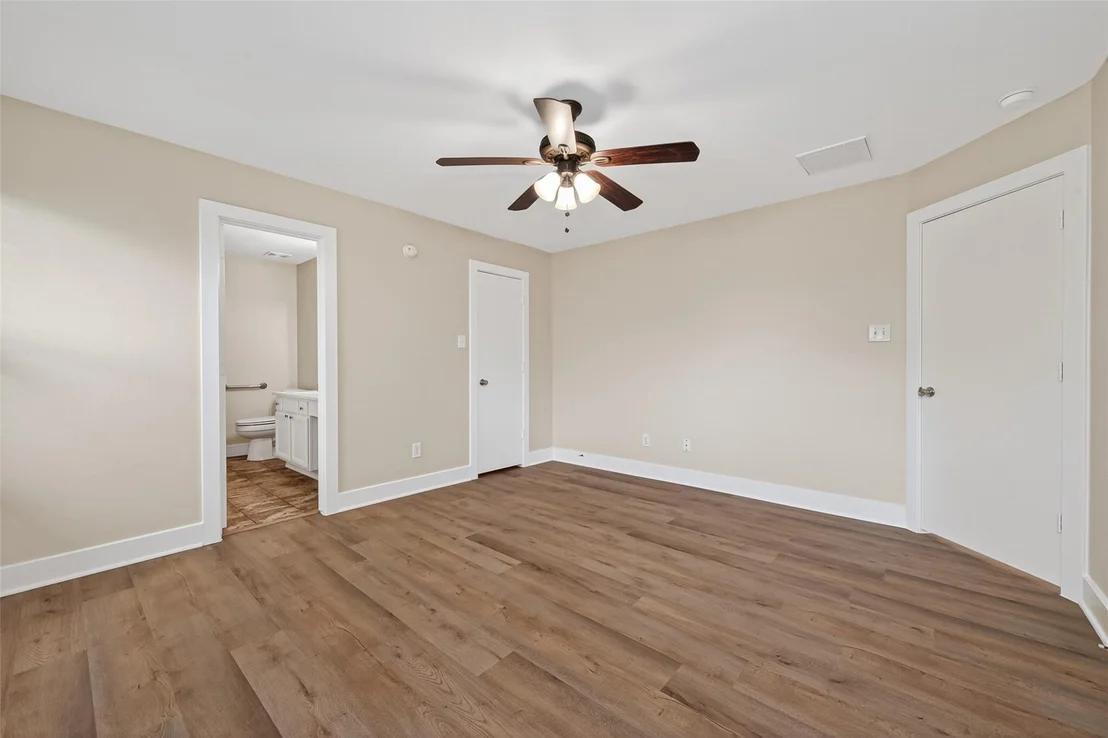 Photo of 21090 Aldens Oak