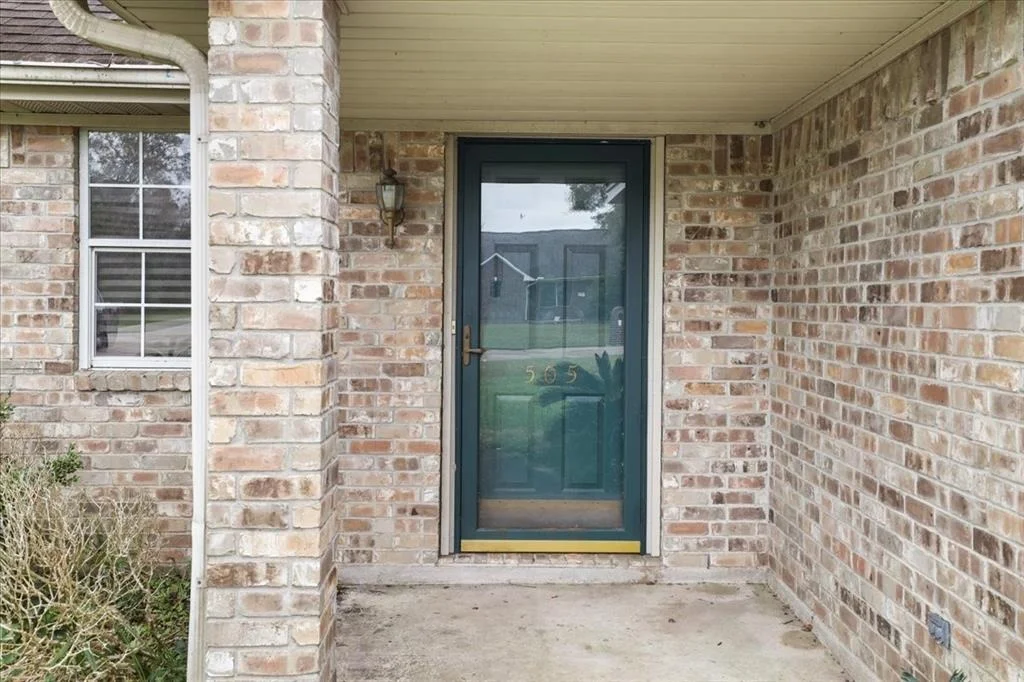 Photo of 505 Meadowlark Lane