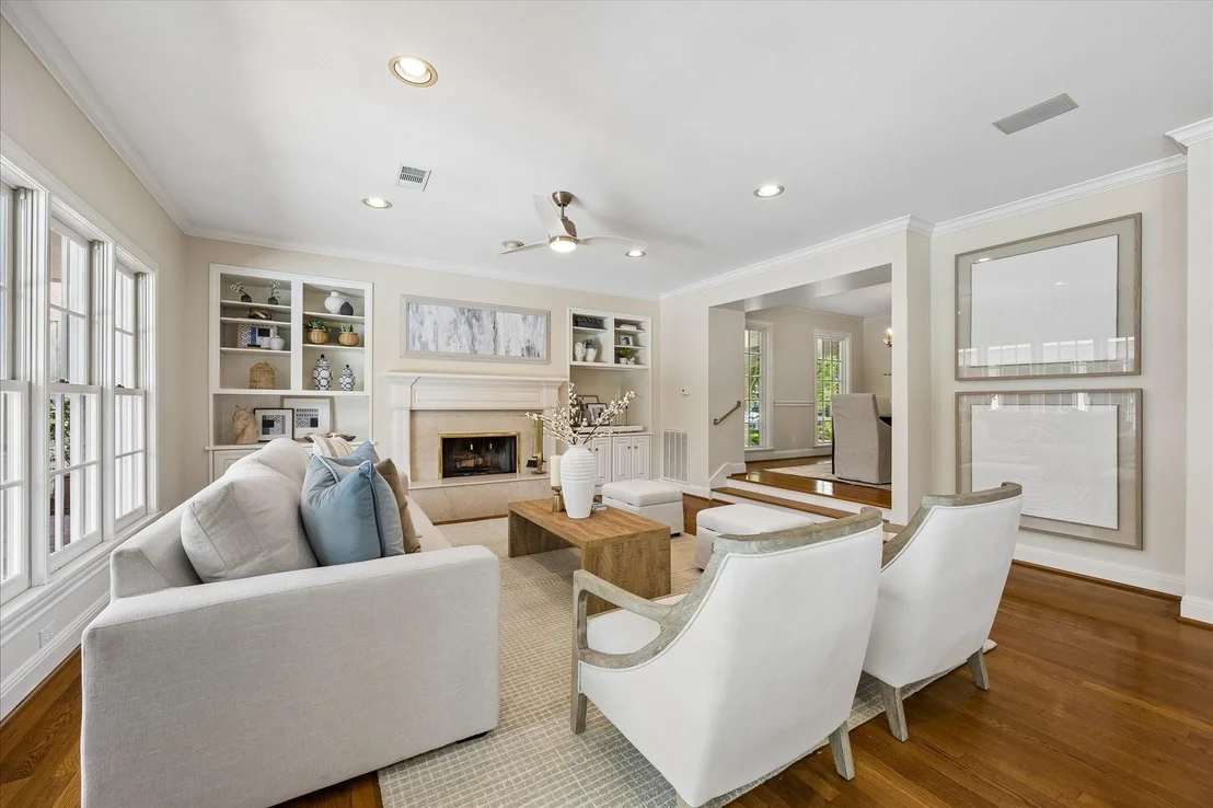 Photo of 2416 Addison Road