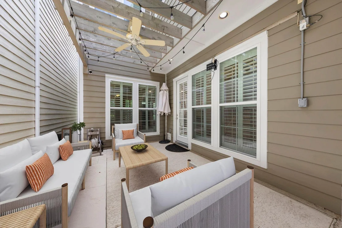 Photo of 19 E Breezy Way