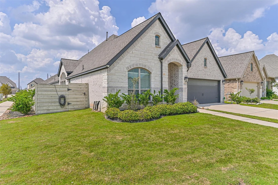 Photo of 5138 Walnut Grove Lane